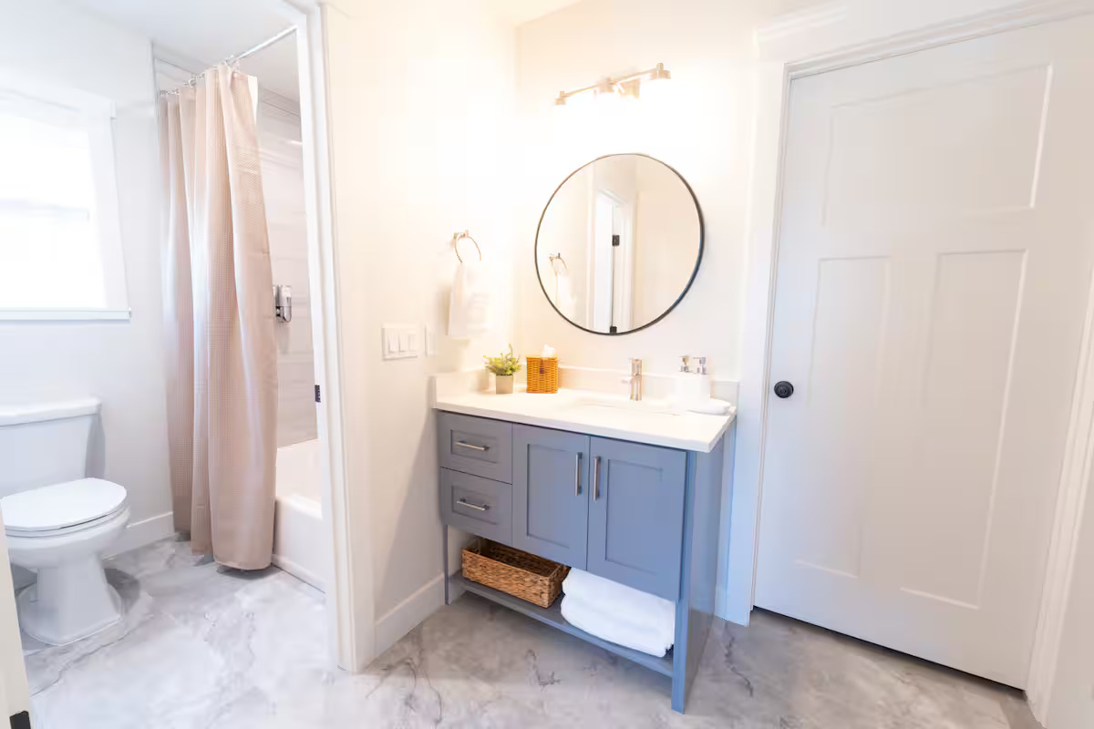 Bedroom 3 ensuite bathroom