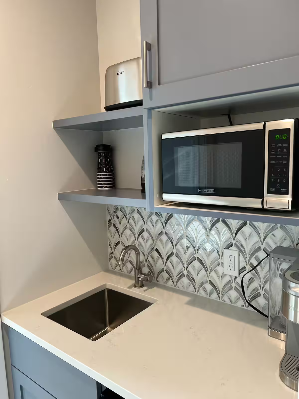 Kitchen eating area